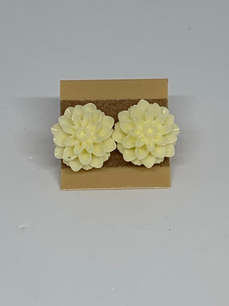 Flower Stud Earrings - White/Cream