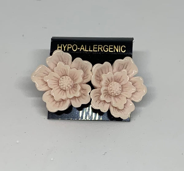 Flower Stud Earrings - Light Pink